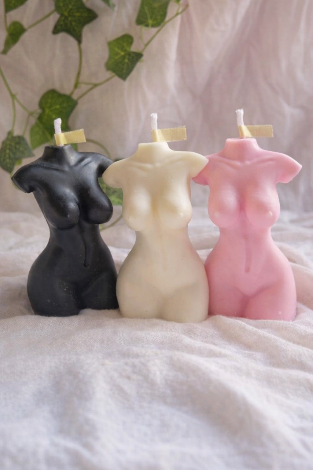 Vela escultural Lilith en negro, marfil y rosa
